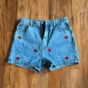 Cherry embroidered jeans shorts